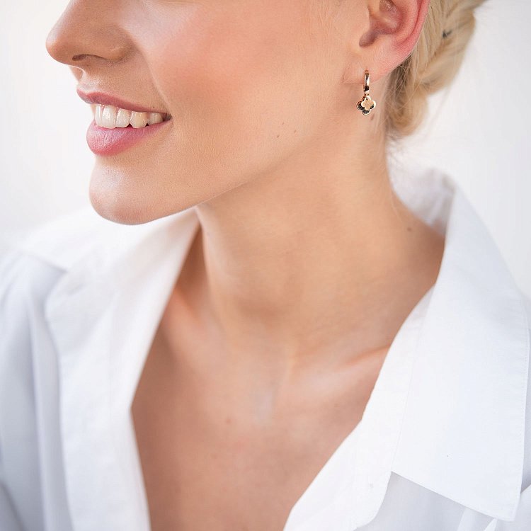 Золотые серьги-кольца Клевера (черные фианиты) с06706ч от ювелирного магазина Оникс - 1