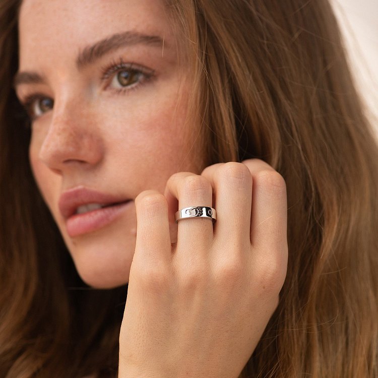 Золотое кольцо "Ножка младенца" (фианит) к07958 от ювелирного магазина Оникс - 1