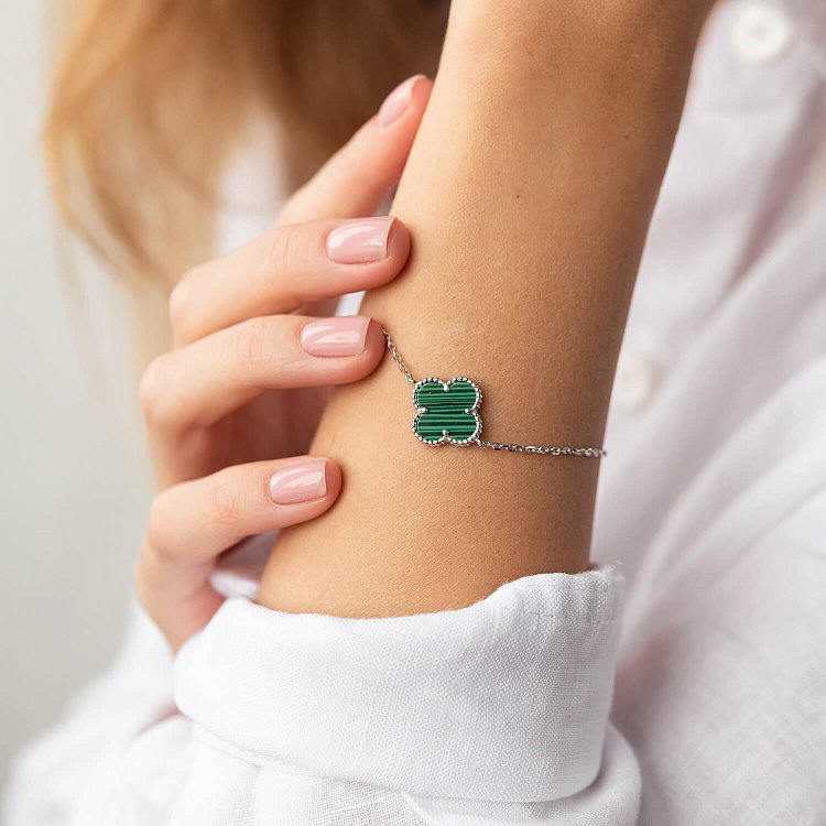 Серебряный браслет "Клевер" с малахитом 14872 от ювелирного магазина Оникс - 3