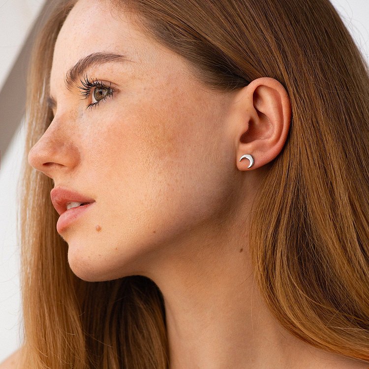 Серебряные серьги-пусеты "Луна" 122815 от ювелирного магазина Оникс - 2