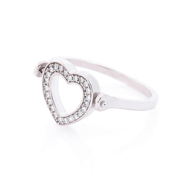 Серебряное кольцо "Сердце" (фианит) 112160 Серебряное кольцо "Сердце" (фианит) 112160 от ювелирного магазина Оникс
