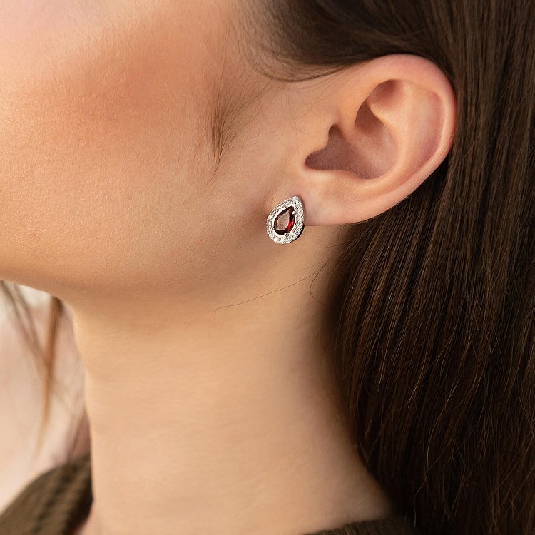 Срібні сережки з піропами і фіанітами GS-02-004-4110 від ювелірного магазину Онікс - 3