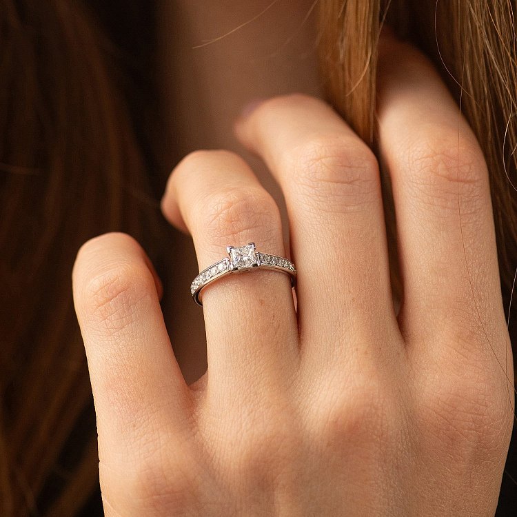 Заручальна золота каблучка з діамантами 239751121 від ювелірного магазину Онікс - 4