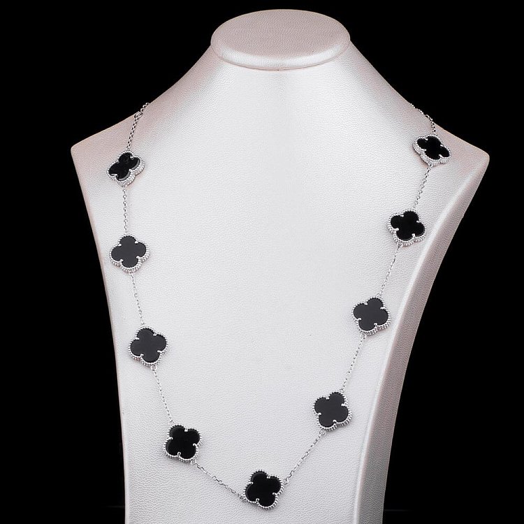 Колье "Клевер" (оникс) 18172 от ювелирного магазина Оникс