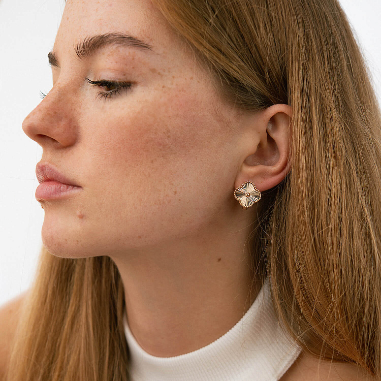 Сережки "Конюшина" в червоному золоті с09209 від ювелірного магазину Онікс - 1