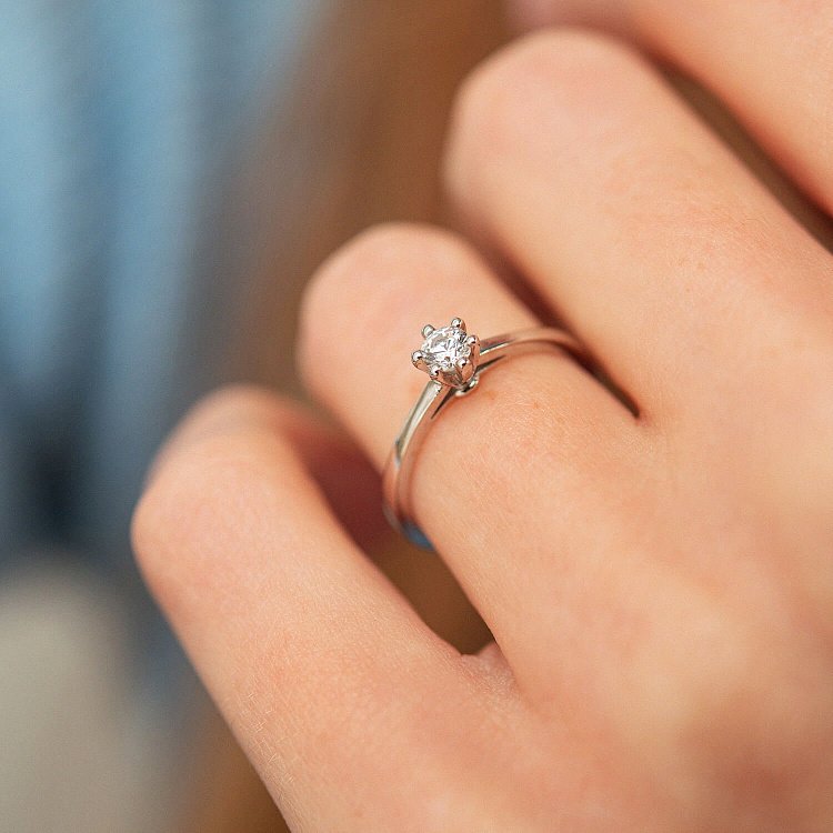 Заручальна каблучка з фіанітом (біле золото) к07174 від ювелірного магазину Онікс - 3