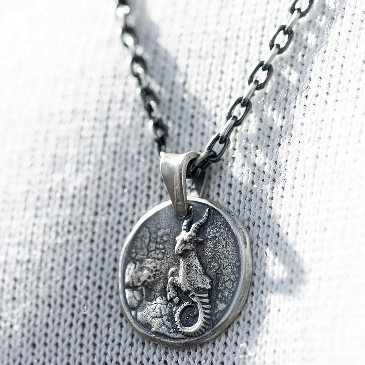 Серебряный кулон "Знак зодиака Козерог" 133221козеріг от ювелирного магазина Оникс - 4