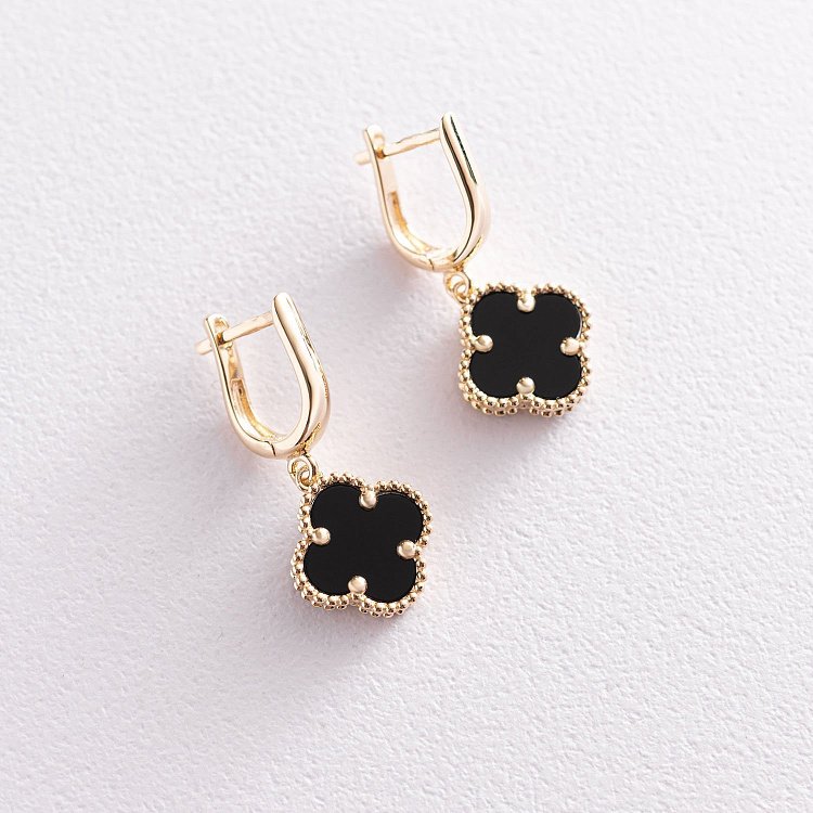 Золотые серьги "Клевер" с ониксом с06285 от ювелирного магазина Оникс