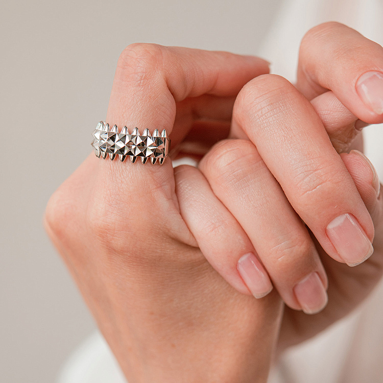 Кольцо "Pauline" в белом золоте к08340 от ювелирного магазина Оникс - 1