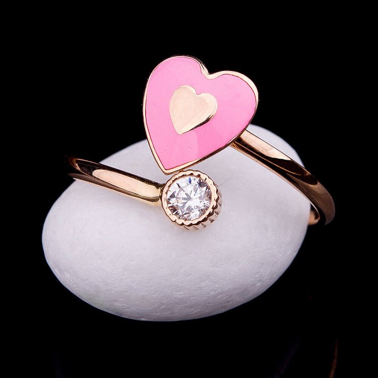 Дитяча золота каблучка "Серце" (емаль, фіаніт) к03696 від ювелірного магазину Онікс