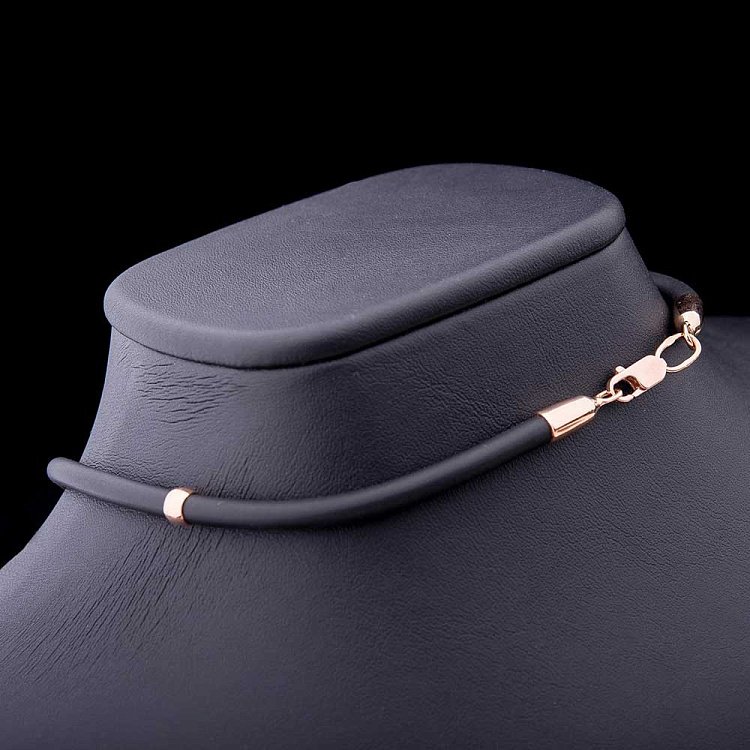 Каучуковий шнурок з золотою гладкою застібкою і вставками з золота (4 мм) кол00492 від ювелірного магазину Онікс - 3