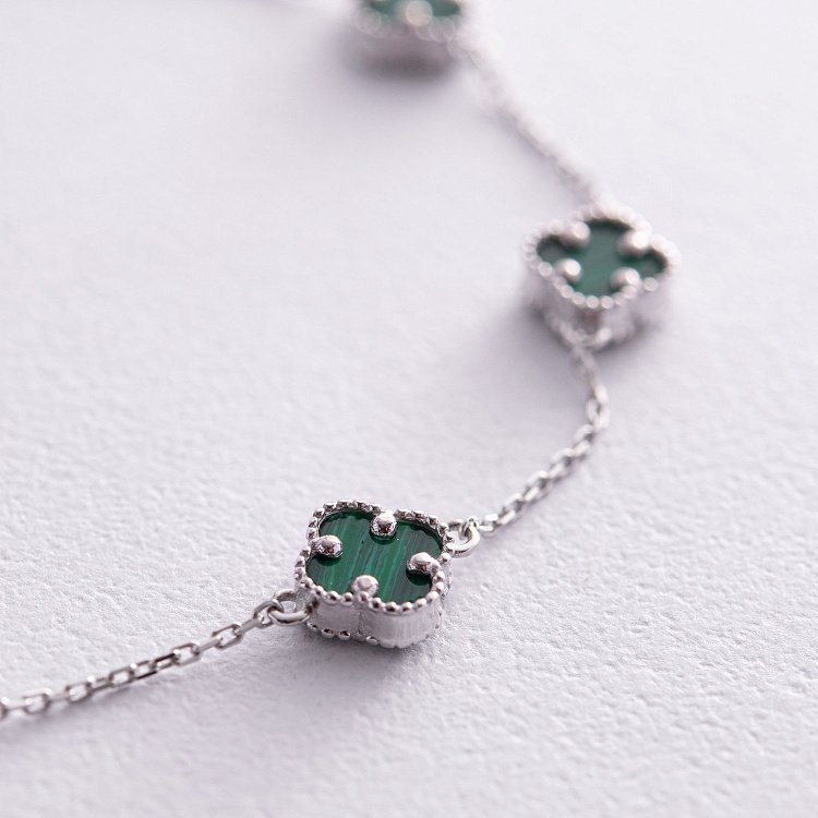 Браслет "Клевер" с малахитом mini (белое золото) б05250 от ювелирного магазина Оникс - 2