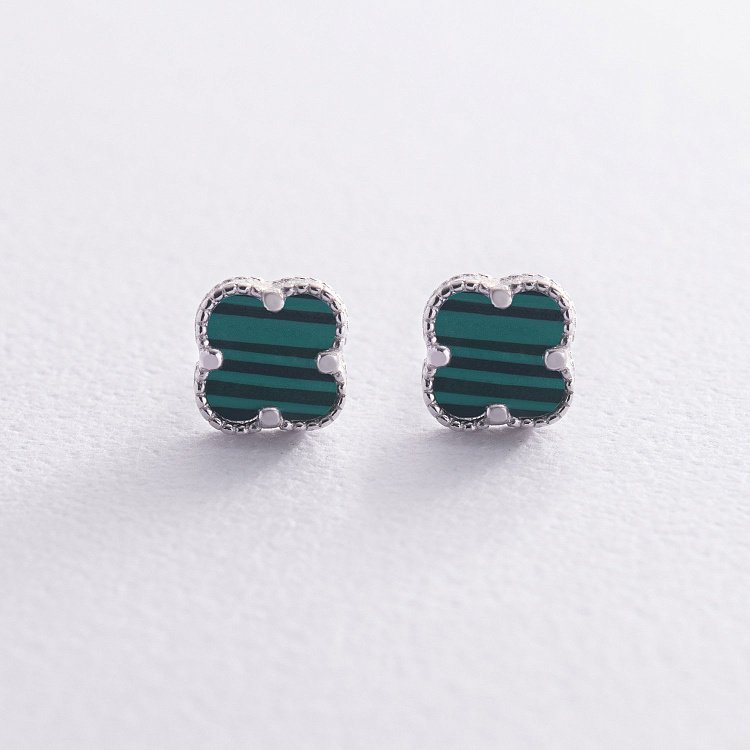 Серебряные серьги - пусеты "Клевер" с малахитом mini 123293 - 2 Серебряные серьги - пусеты "Клевер" с малахитом mini 123293 от ювелирного магазина Оникс - 2