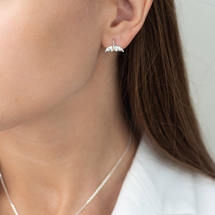 Серебряные серьги - пусеты "Хвост кита" 122825 от ювелирного магазина Оникс - 5