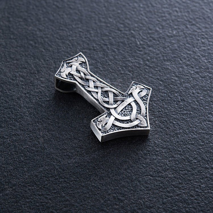 Серебряный кулон "Молот с Щитом Иггдрасиля" 7047 от ювелирного магазина Оникс