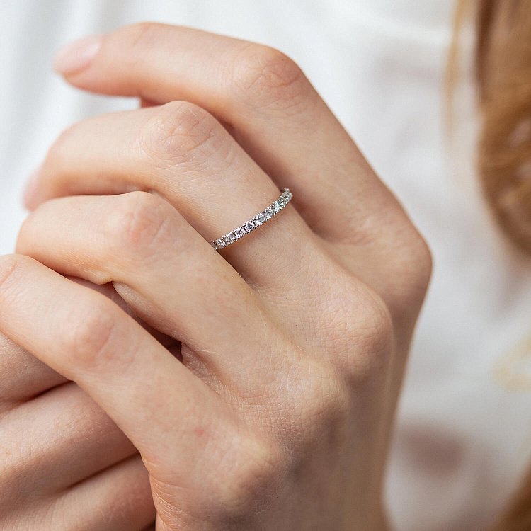 Золотое кольцо с дорожкой камней (бриллианты) кб0478y от ювелирного магазина Оникс - 3