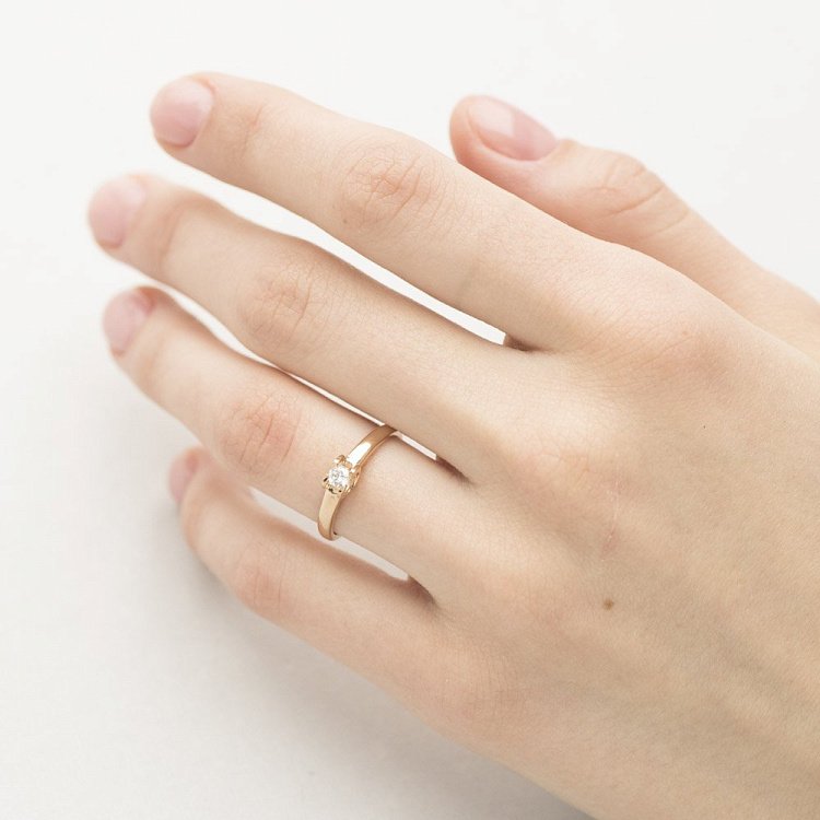 Золотое помолвочное кольцо с фианитом к05962 от ювелирного магазина Оникс - 3