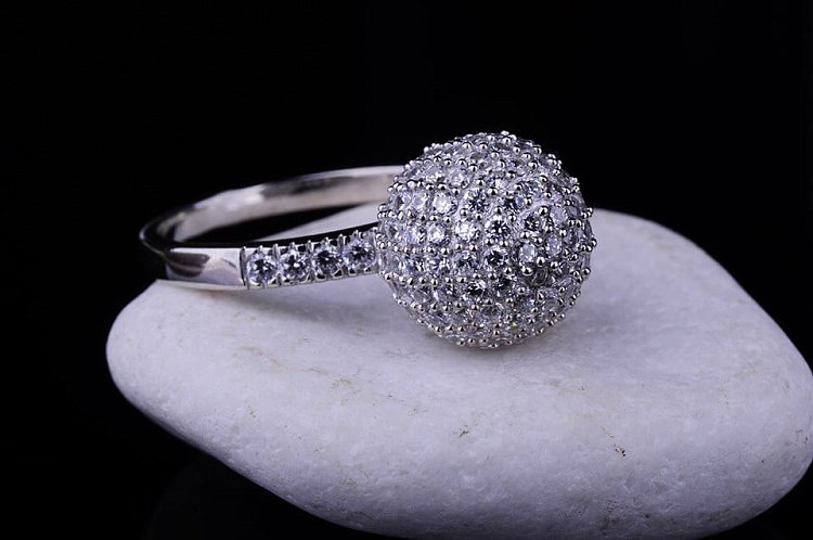 Женское кольцо "Шар" (родий,фианиты) 111414 от ювелирного магазина Оникс - 2