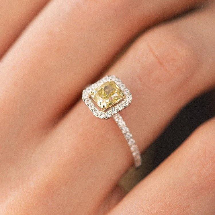 Каблучка з діамантами (біле золото) 242611121 від ювелірного магазину Онікс - 4