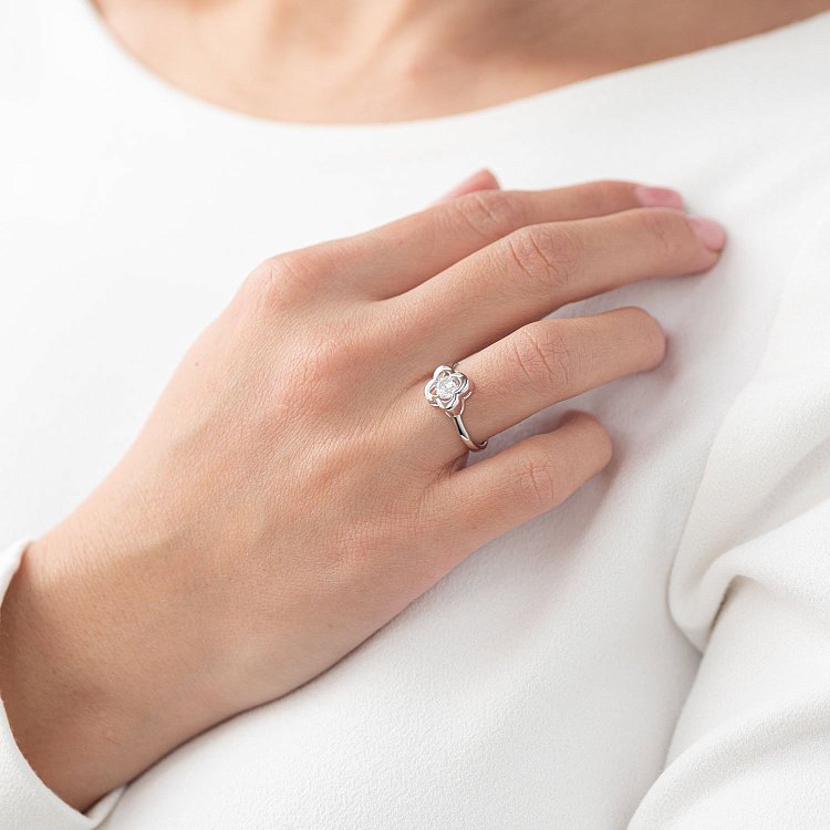 Золота каблучка "Конюшина" з фіанітами к05201 від ювелірного магазину Онікс - 1