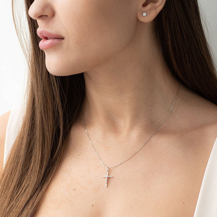 Золотой крестик "Распятие Христа" с бриллиантами п380 от ювелирного магазина Оникс - 1