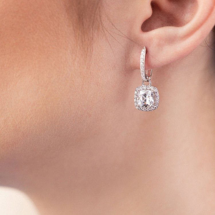 Срібні сережки з білими фіанітами 122923 від ювелірного магазину Онікс - 4