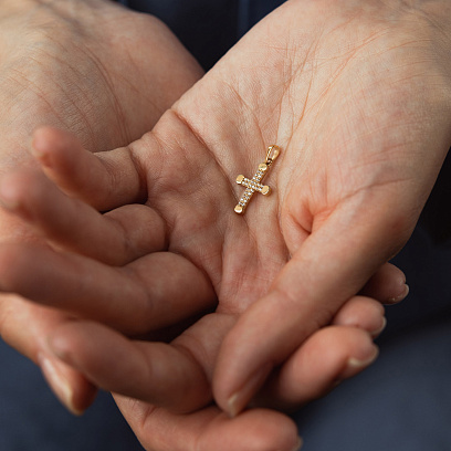 Крестик в желтом золоте (фианиты) п04030 №2