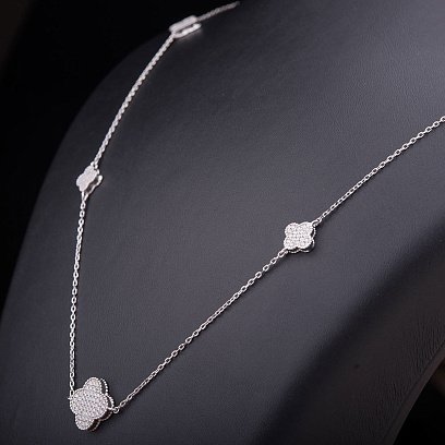 Серебряное колье с фианитами 18220