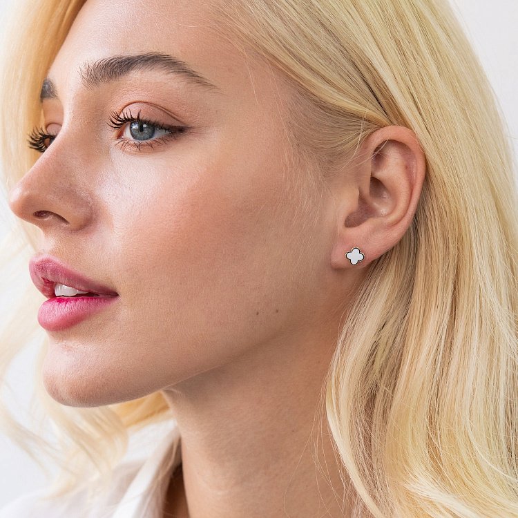 Золоті сережки - пусети "Конюшина" (емаль) 500047Мб від ювелірного магазину Онікс - 1