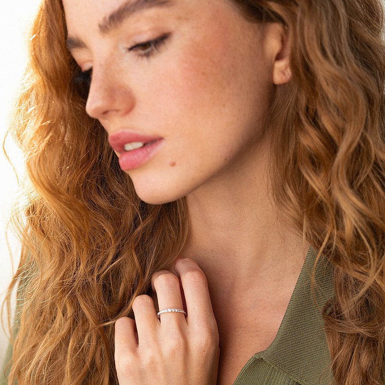 Золотое кольцо с дорожкой камней (бриллианты) кб0461ca от ювелирного магазина Оникс - 1