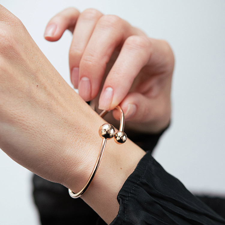 Жесткий браслет "Шарики" в красном золоте б05535 от ювелирного магазина Оникс - 3