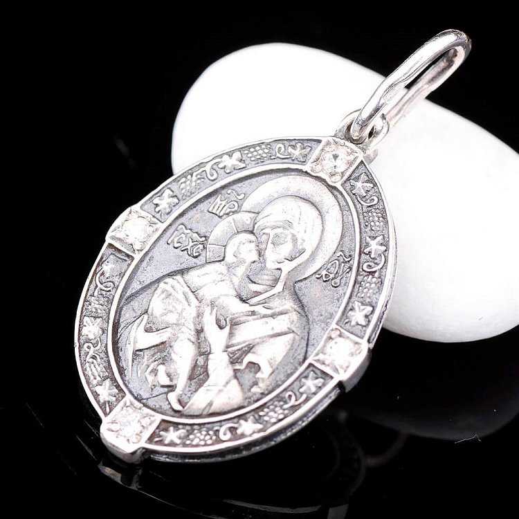 Срібна підвіска "Божа матір" з фіанітами 13085 від ювелірного магазину Онікс