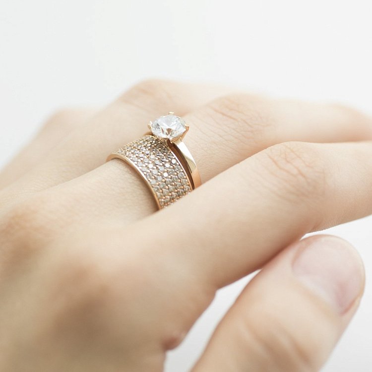 Золотое кольцо с фианитами к05797 от ювелирного магазина Оникс - 3