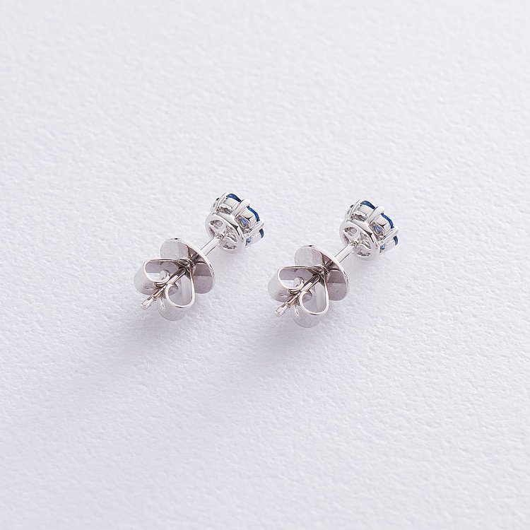 Золотые серьги-гвоздики "Цветок" с бриллиантами и сапфирами сб0096lg от ювелирного магазина Оникс - 2