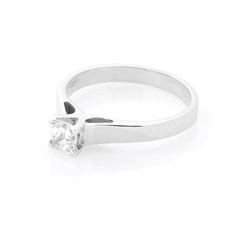 Золотое кольцо с бриллиантом R0982 - 5 Золотое кольцо с бриллиантом R0982 от ювелирного магазина Оникс - 5