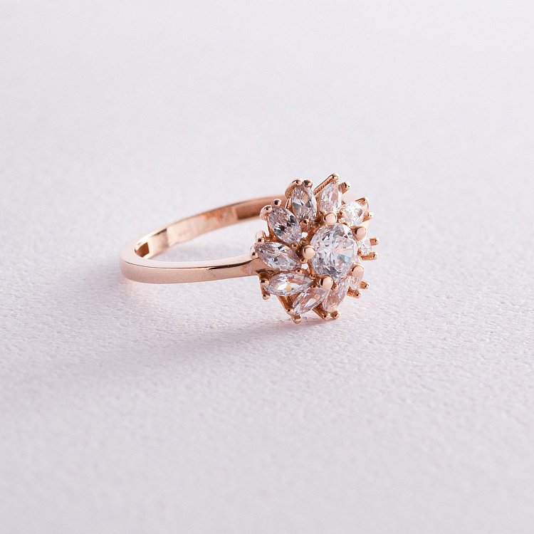 Золота каблучка "Квітка" (фіаніти) к04913 від ювелірного магазину Онікс