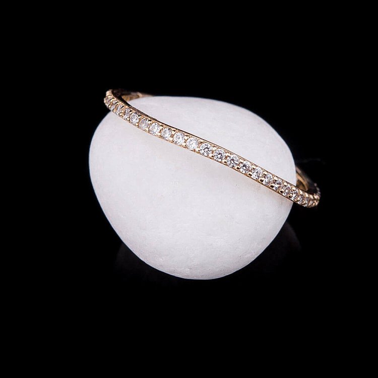 Золота каблучка з фіанітами к04257 від ювелірного магазину Онікс - 4