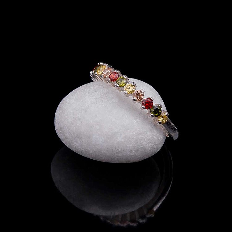 Серебряное кольцо с фианитами 111577 от ювелирного магазина Оникс - 3