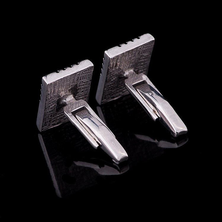 Серебряные запонки 25020 от ювелирного магазина Оникс - 2