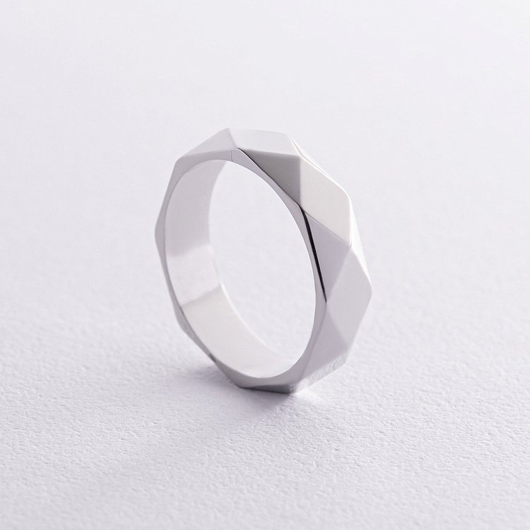 Обручка "Грані" у білому золоті 215821100 від ювелірного магазину Онікс