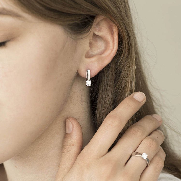 Золотые серьги (фианиты) с05520 от ювелирного магазина Оникс - 2