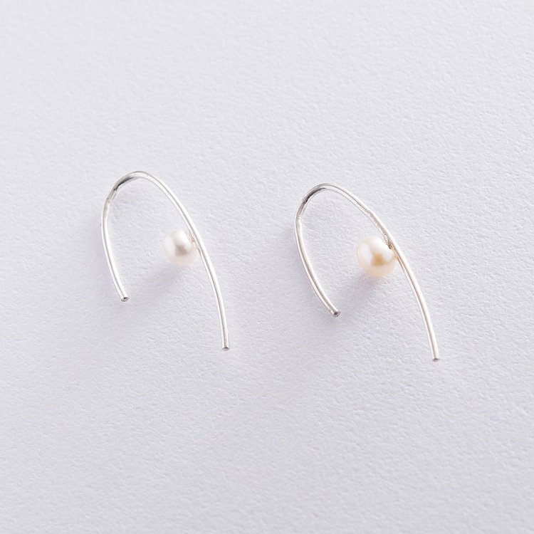 Серебряные серьги "Изящность" (жемчуг) 122671 от ювелирного магазина Оникс