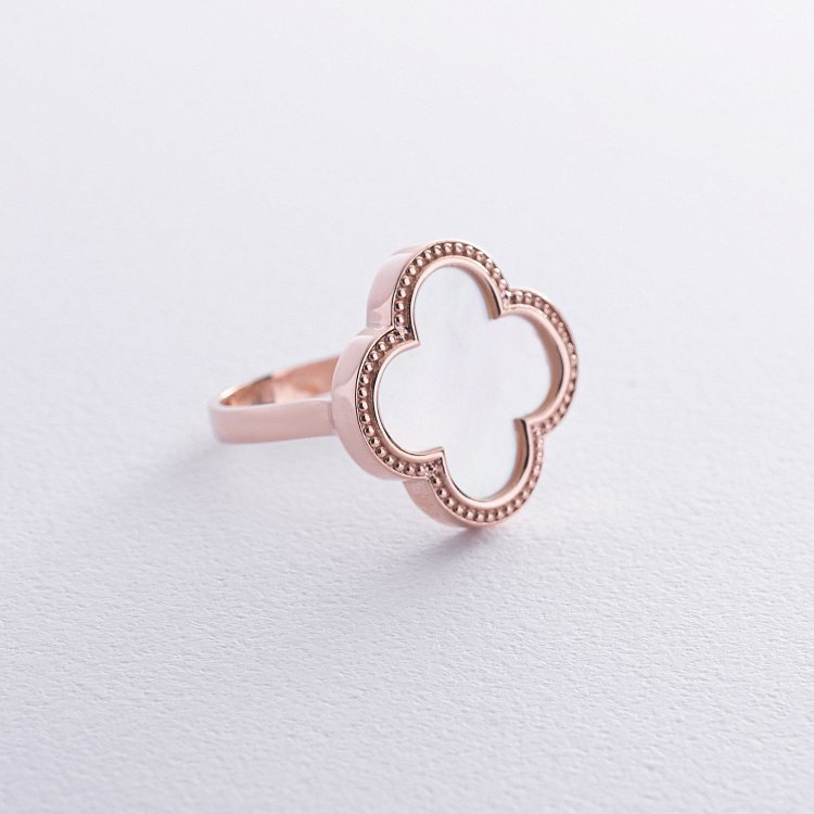 Каблучка "Конюшина" в червоному золоті (перламутр) к07986 від ювелірного магазину Онікс