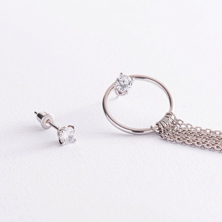 Срібні асиметричні сережки "Домініка" з фіанітами 123182 від ювелірного магазину Онікс - 3