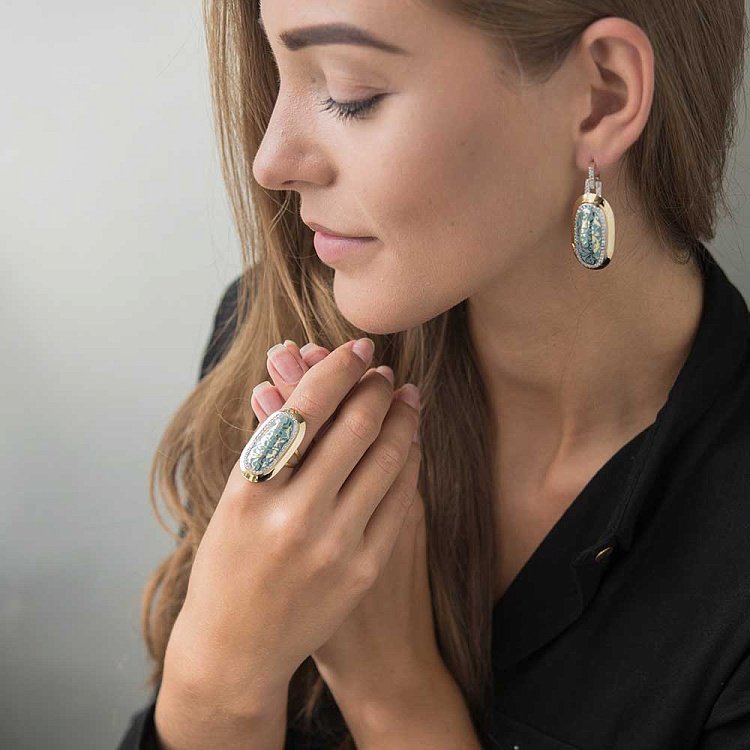 Золотые серьги с эмалью и фианитами с03847 от ювелирного магазина Оникс - 4