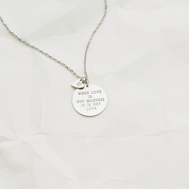 Серебряное колье с гравировкой "Сумасшедшая любовь" 18976с от ювелирного магазина Оникс - 5