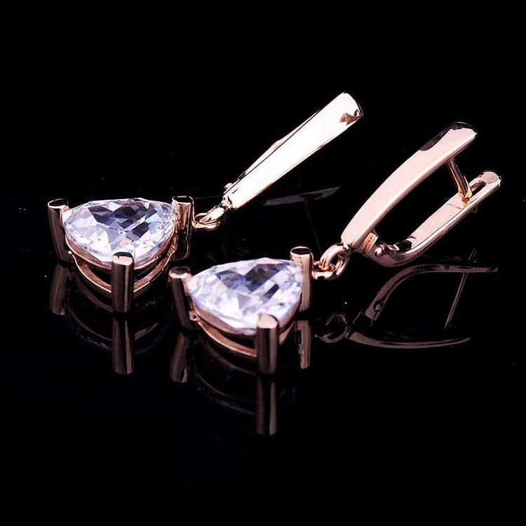 Золоті сережки з фіанітами с02358 від ювелірного магазину Онікс - 2