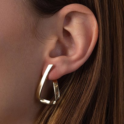 Золотые серьги на английской застежке с07544