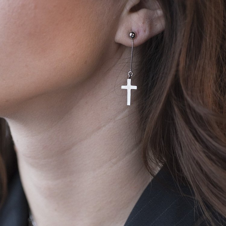 Серебряные серьги с крестиками 122146 от ювелирного магазина Оникс - 5