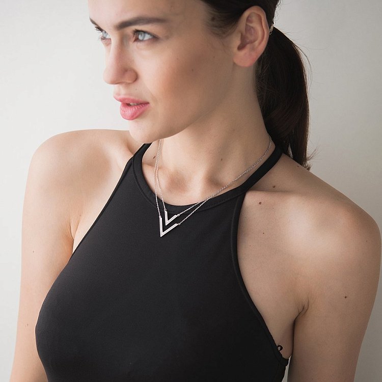 Серебряное колье с фианитами 18306 от ювелирного магазина Оникс - 2